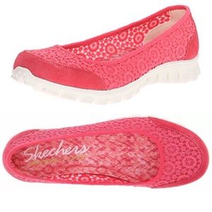 NEW Skechers Size 9 Slip On Shoes Coral Pink